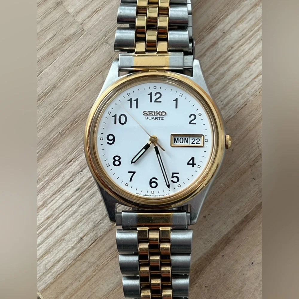 Seiko Vintage Men’s Watch Round White Dial Day Date Windows Two-Tone Bracelet